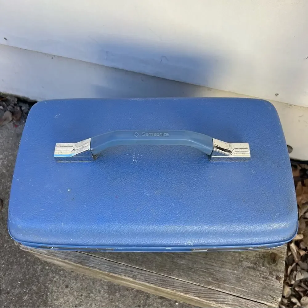 Vintage Mid Century Samsonite Blue Plastic Train Case Makeup Suitcase